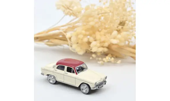 Simca Aronde Montlhéry 1962 Ivoire & Rou