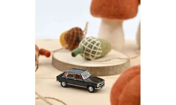 Renault 16 Super 1967 Vert foncé 1/87