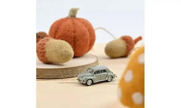 Renault 4CV 1955 Pastel Grey 1/87