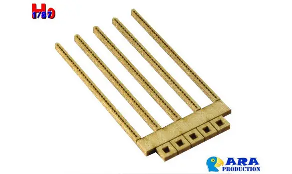 5 poteaux de type béton pour pancartes d