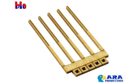 5 poteaux anciens de type béton pour pan