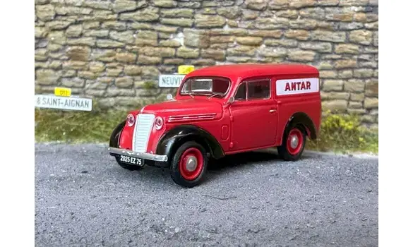 Renault JUVAQUATRE, Fourgon tôlé, ANTAR