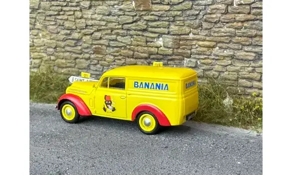 Renault JUVAQUATRE, Fourgon tôlé, BANANI