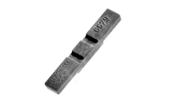 Cale d'ajustement pour tête d'attelage